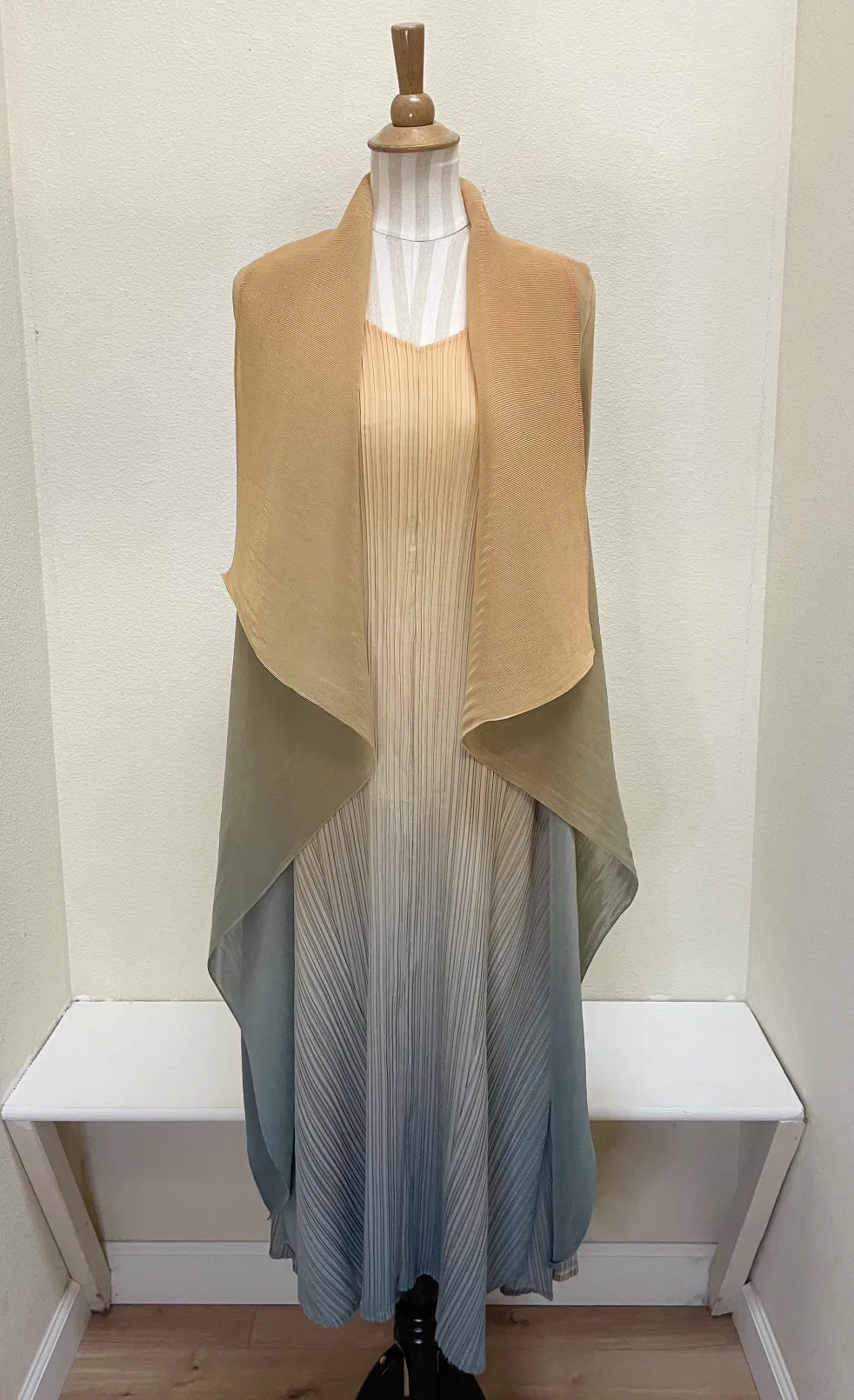 Alquema Long Collare Coat - GOLD TO CHARCOAL