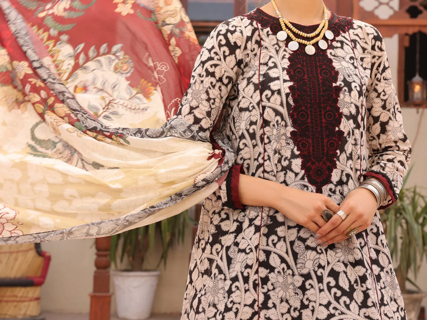 Black & White Lawn 3 Piece Stitched - ALP-3PS-1604