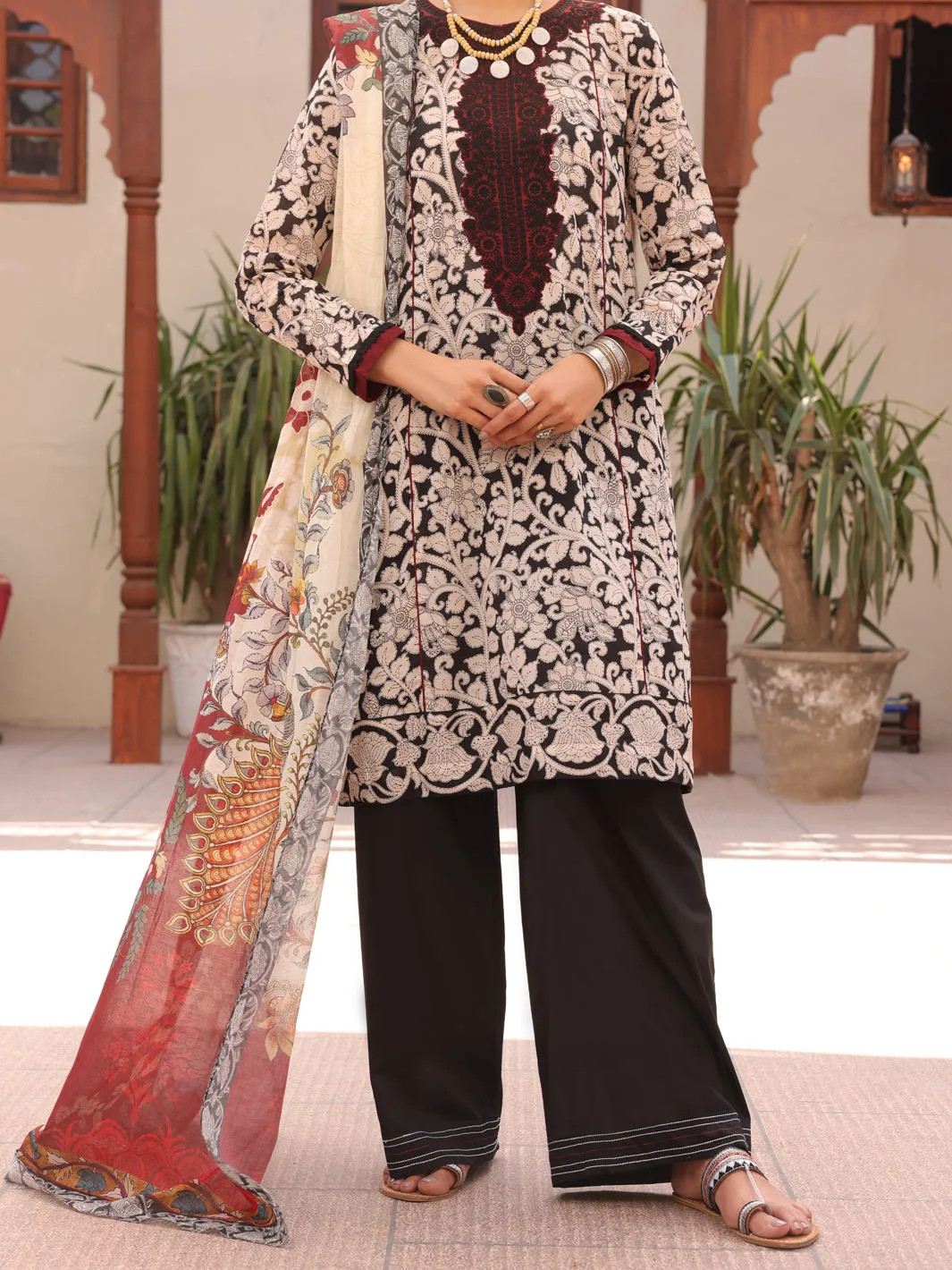 Black & White Lawn 3 Piece Stitched - ALP-3PS-1604