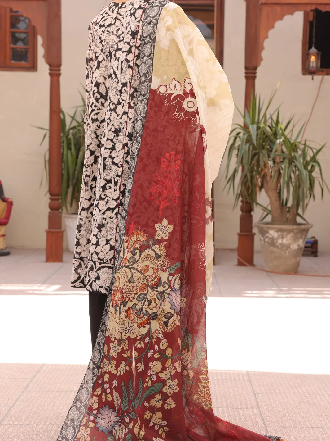 Black & White Lawn 3 Piece Stitched - ALP-3PS-1604