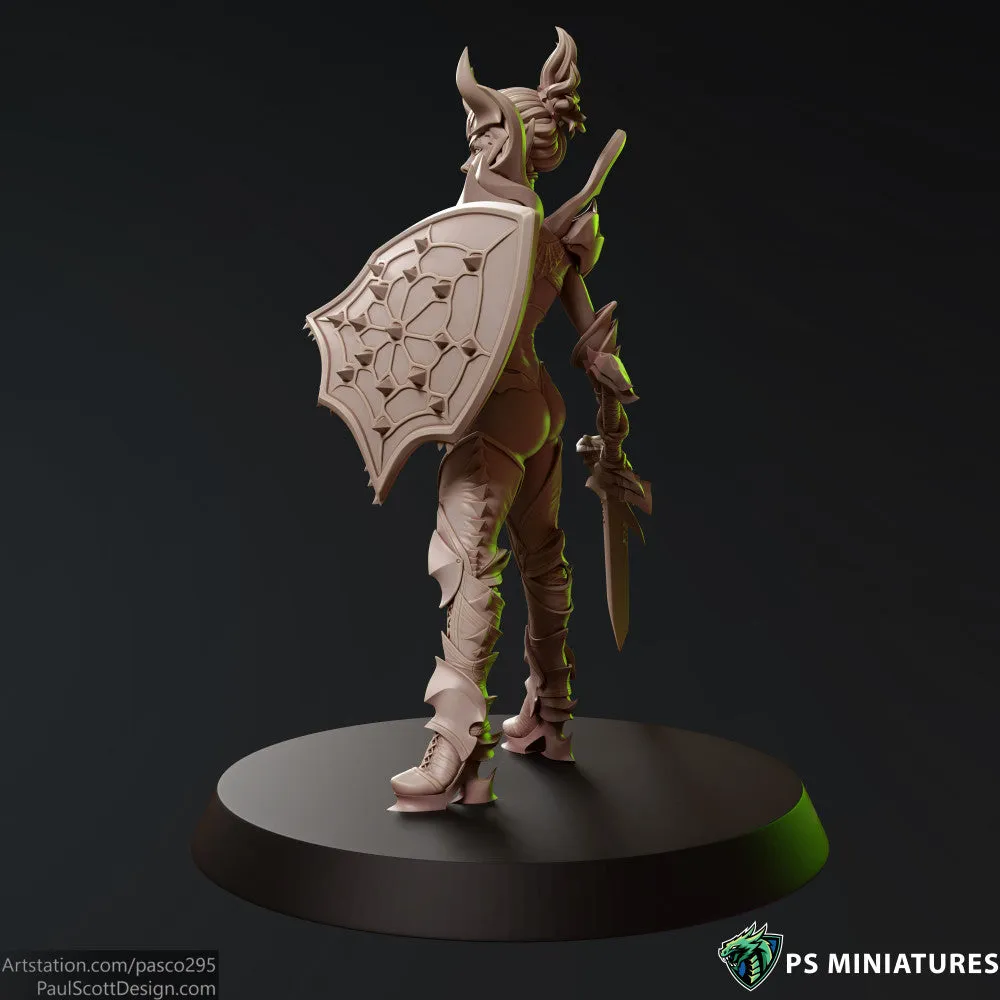 Drow Sorceress Elite Pose 1