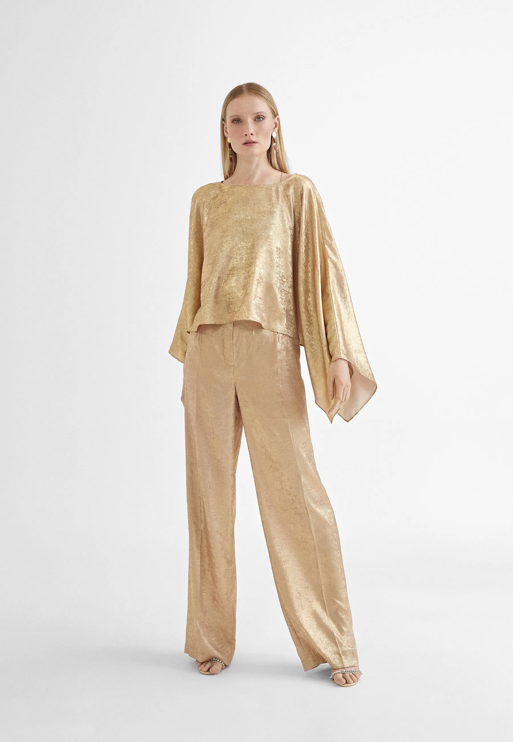 Short lurex cape