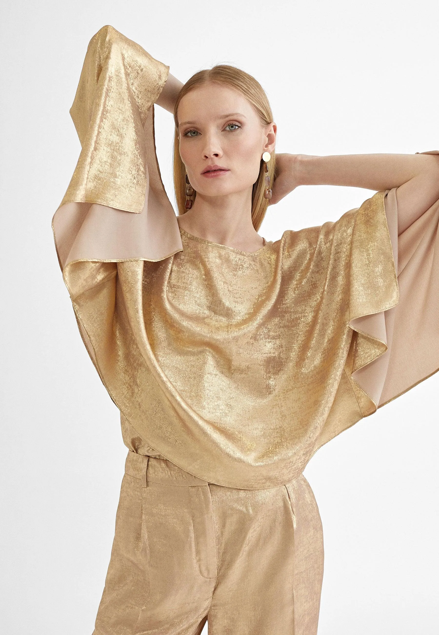 Short lurex cape
