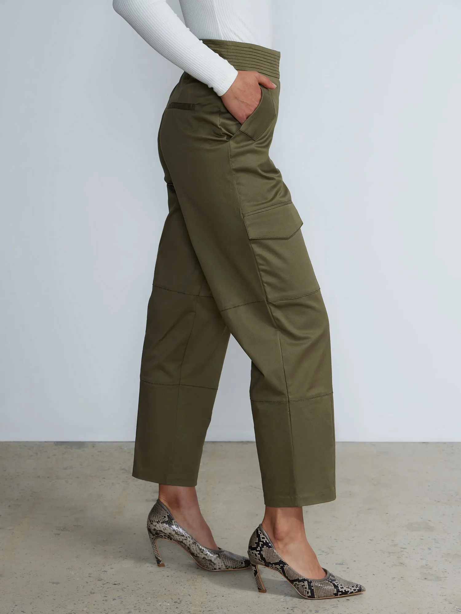 Straight Leg Textured Waist Cargo Pants