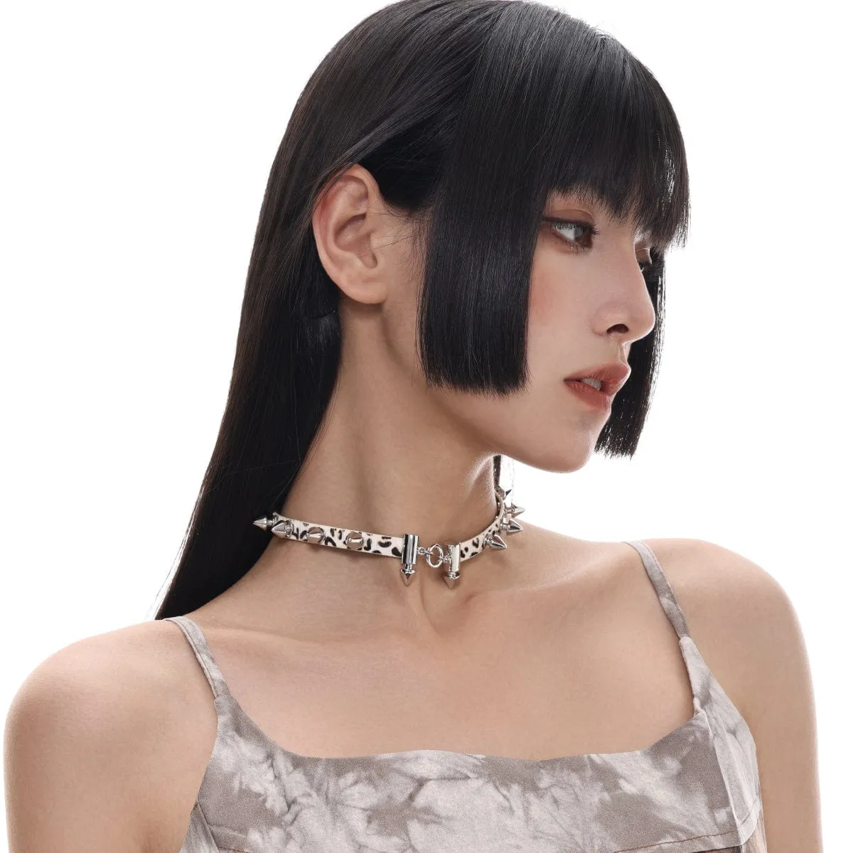 Women's Grunge Rivets Leopard Printed Choker